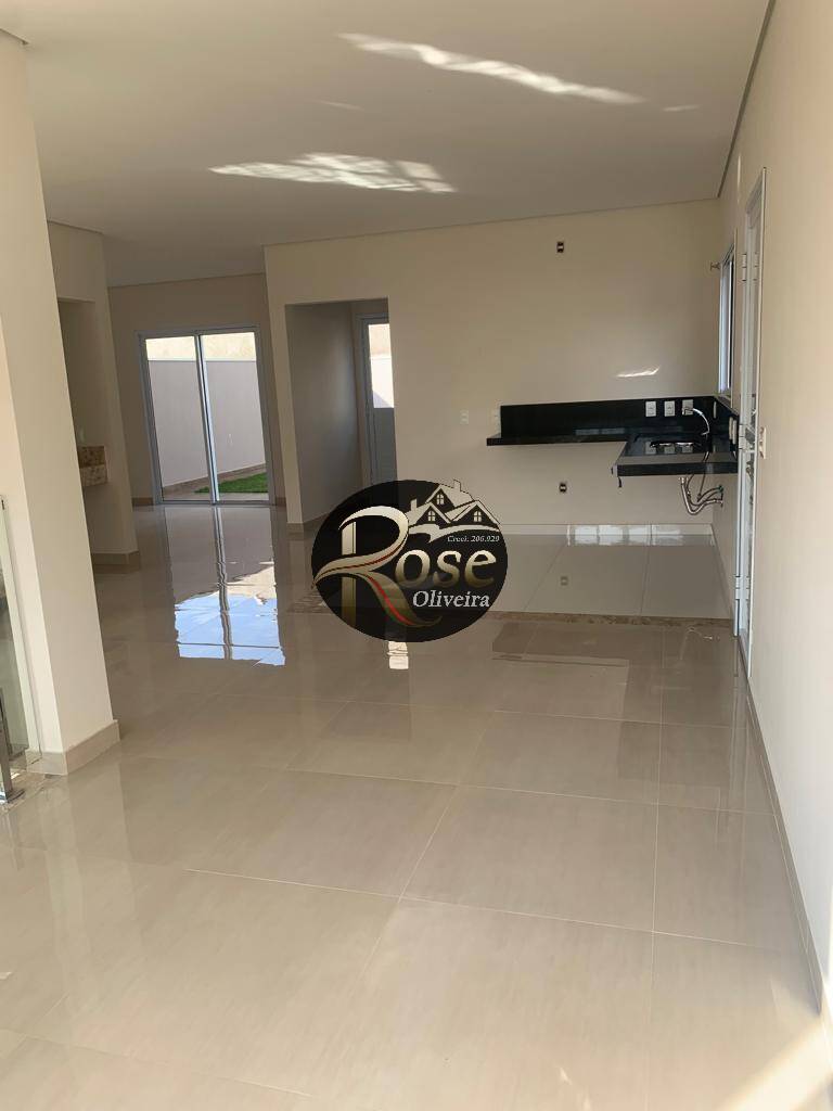 Casa de Condomínio à venda com 3 quartos, 220m² - Foto 1