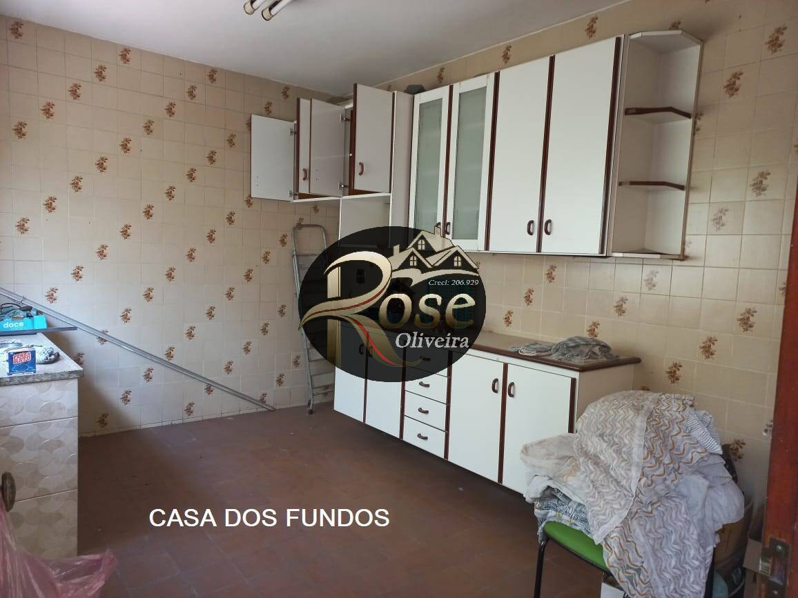 Casa à venda com 4 quartos, 190m² - Foto 3