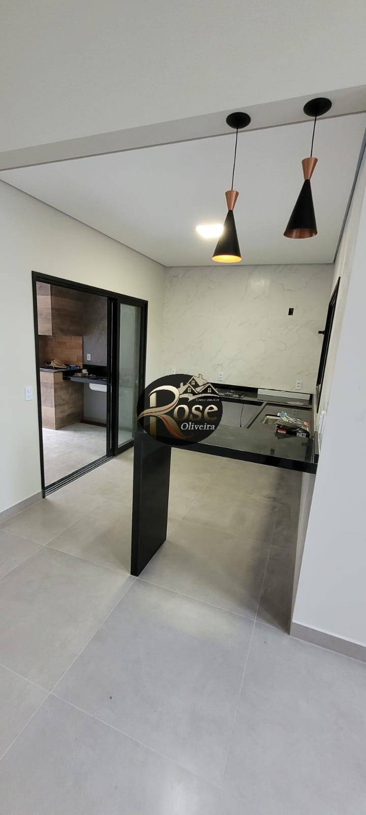 Casa à venda com 3 quartos, 98m² - Foto 4