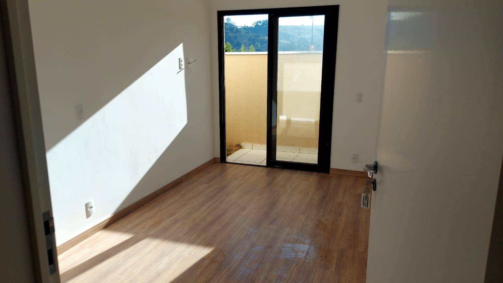 Apartamento à venda com 2 quartos, 72m² - Foto 1