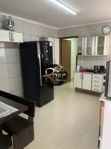 Casa à venda com 3 quartos, 149m² - Foto 3