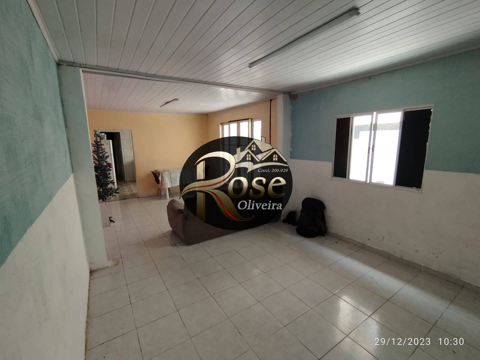 Casa à venda com 3 quartos, 290m² - Foto 2