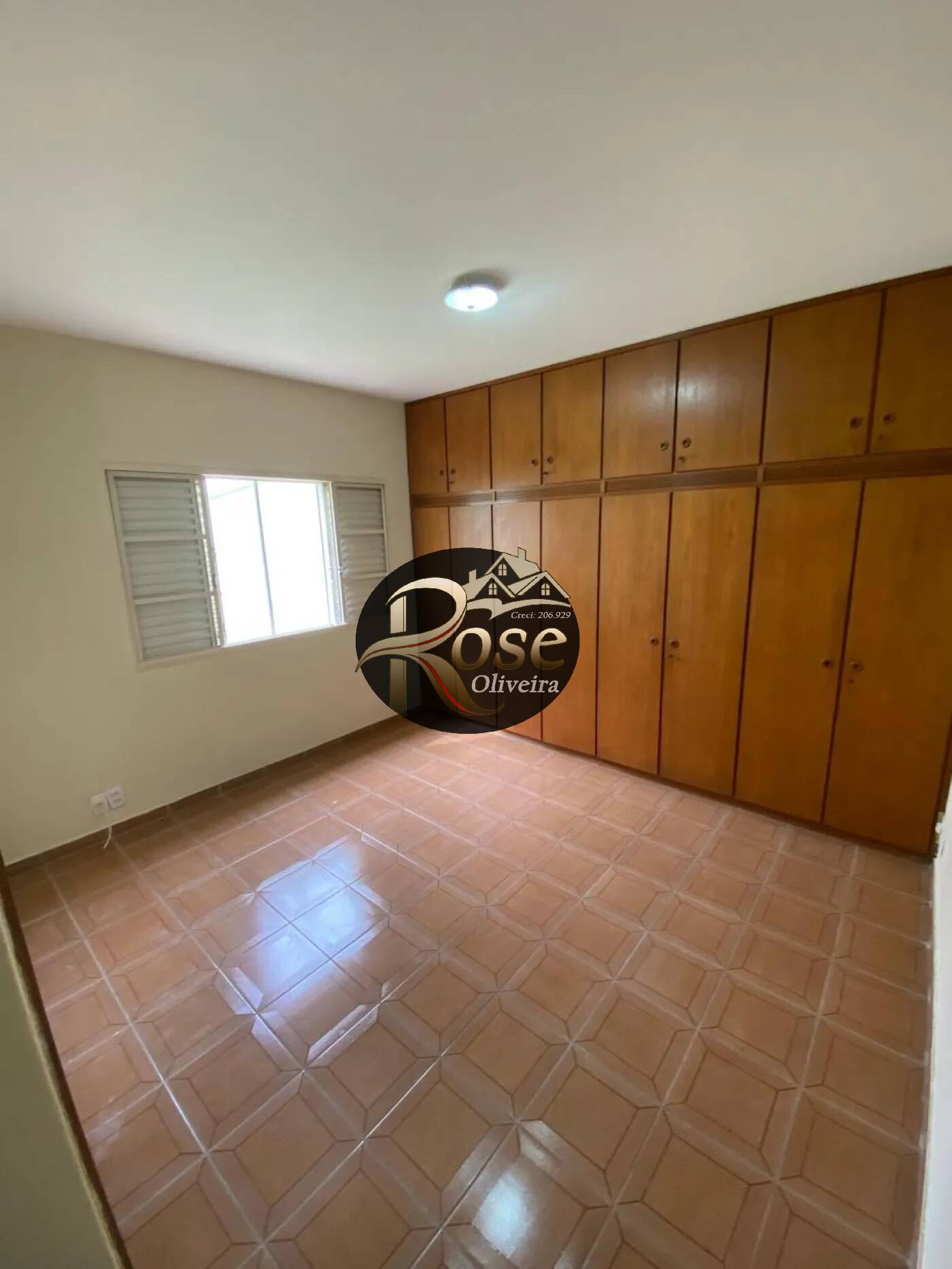 Casa à venda com 3 quartos, 183m² - Foto 4