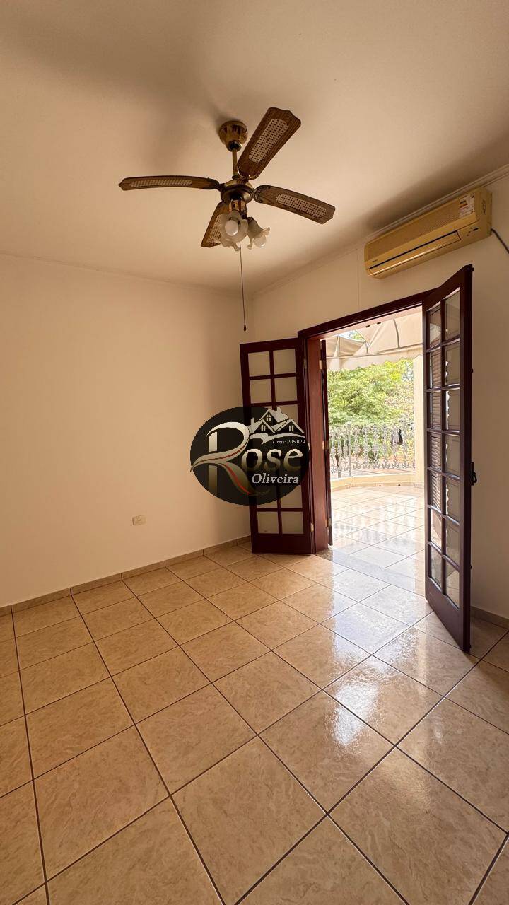 Casa à venda com 3 quartos, 245m² - Foto 18