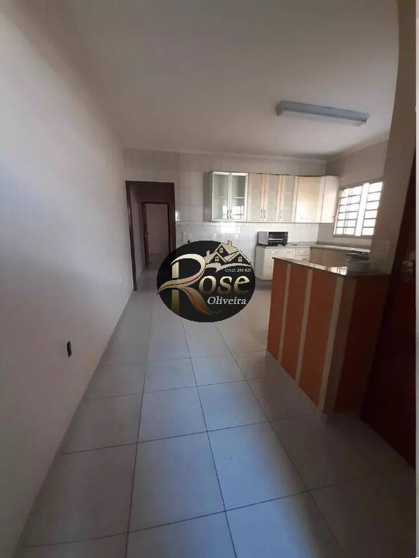 Casa à venda com 3 quartos, 210m² - Foto 7