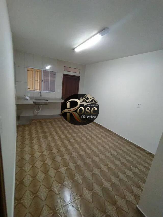 Casa à venda com 4 quartos, 200m² - Foto 1