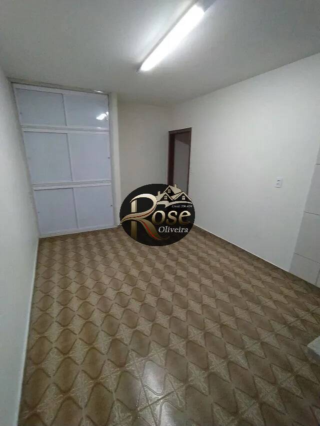 Casa à venda com 4 quartos, 200m² - Foto 4